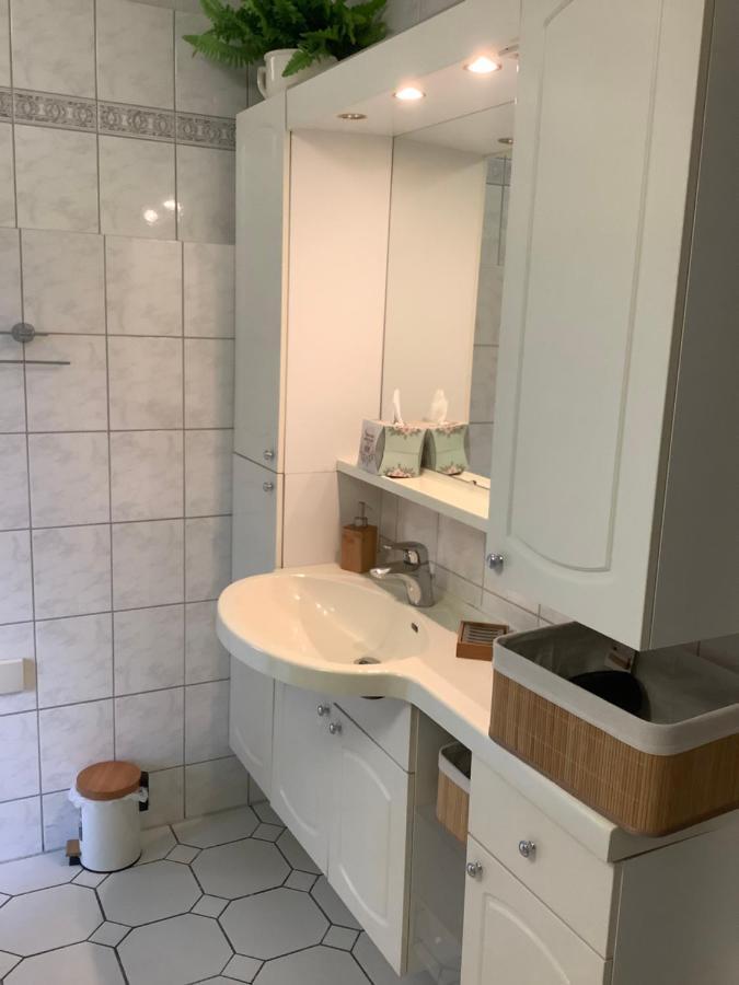 Neu Renoviert 2025! 4Zimmer 8 Einzelbetten Ferienwohnung Zeche Zollverein Essen Dış mekan fotoğraf