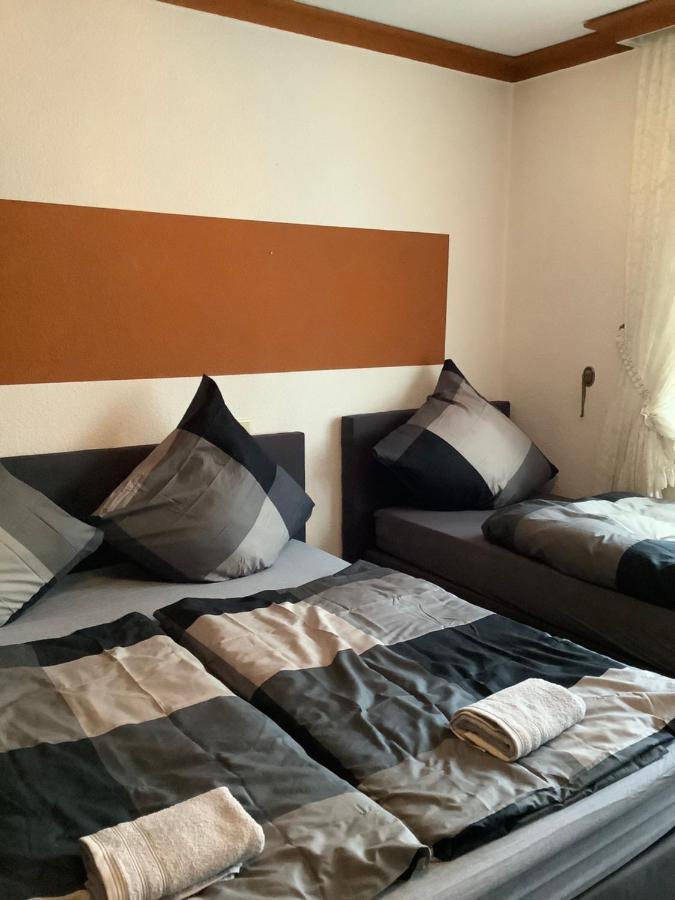 Neu Renoviert 2025! 4Zimmer 8 Einzelbetten Ferienwohnung Zeche Zollverein Essen Dış mekan fotoğraf