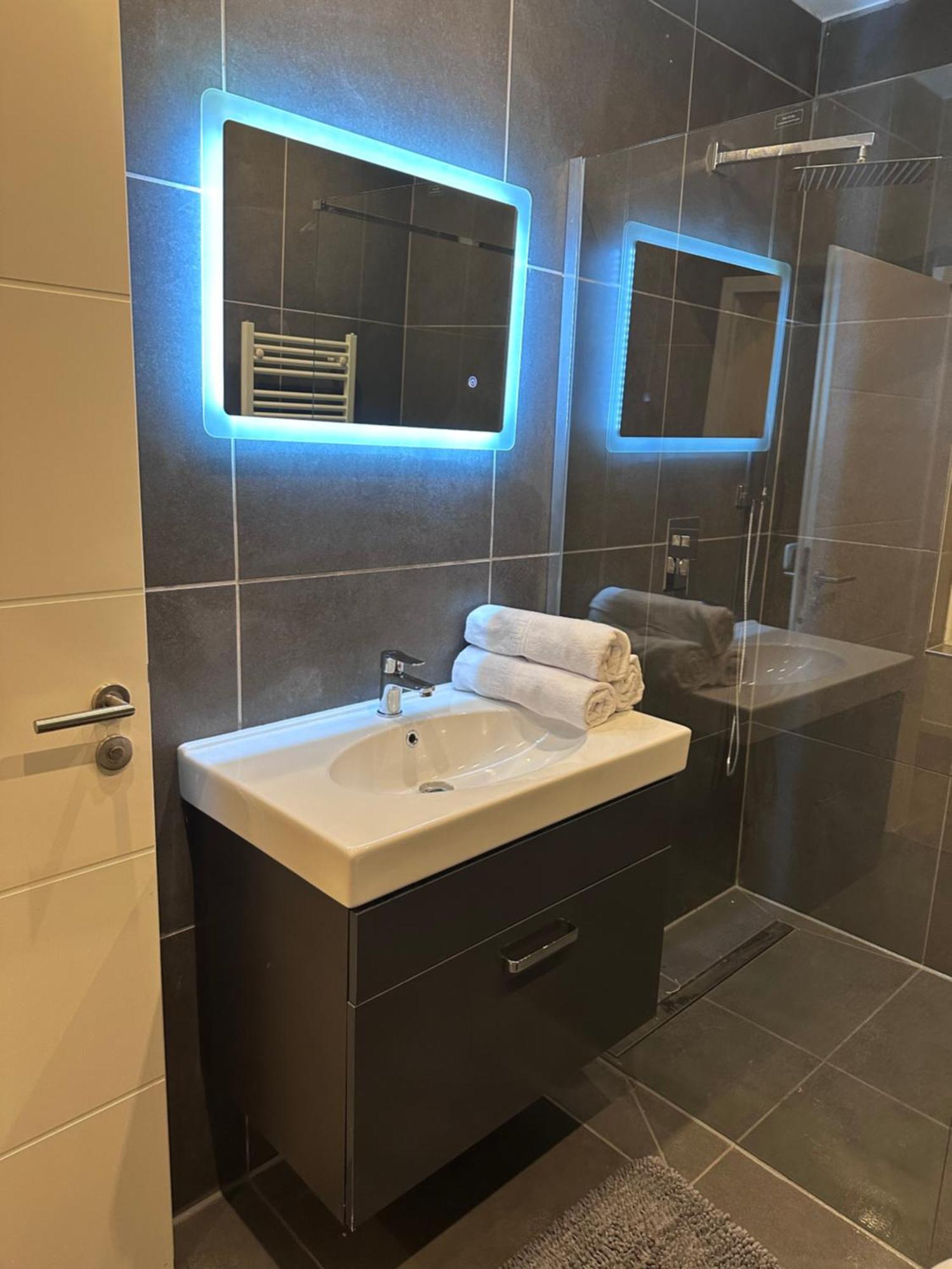 Neu Renoviert 2025! 4Zimmer 8 Einzelbetten Ferienwohnung Zeche Zollverein Essen Dış mekan fotoğraf
